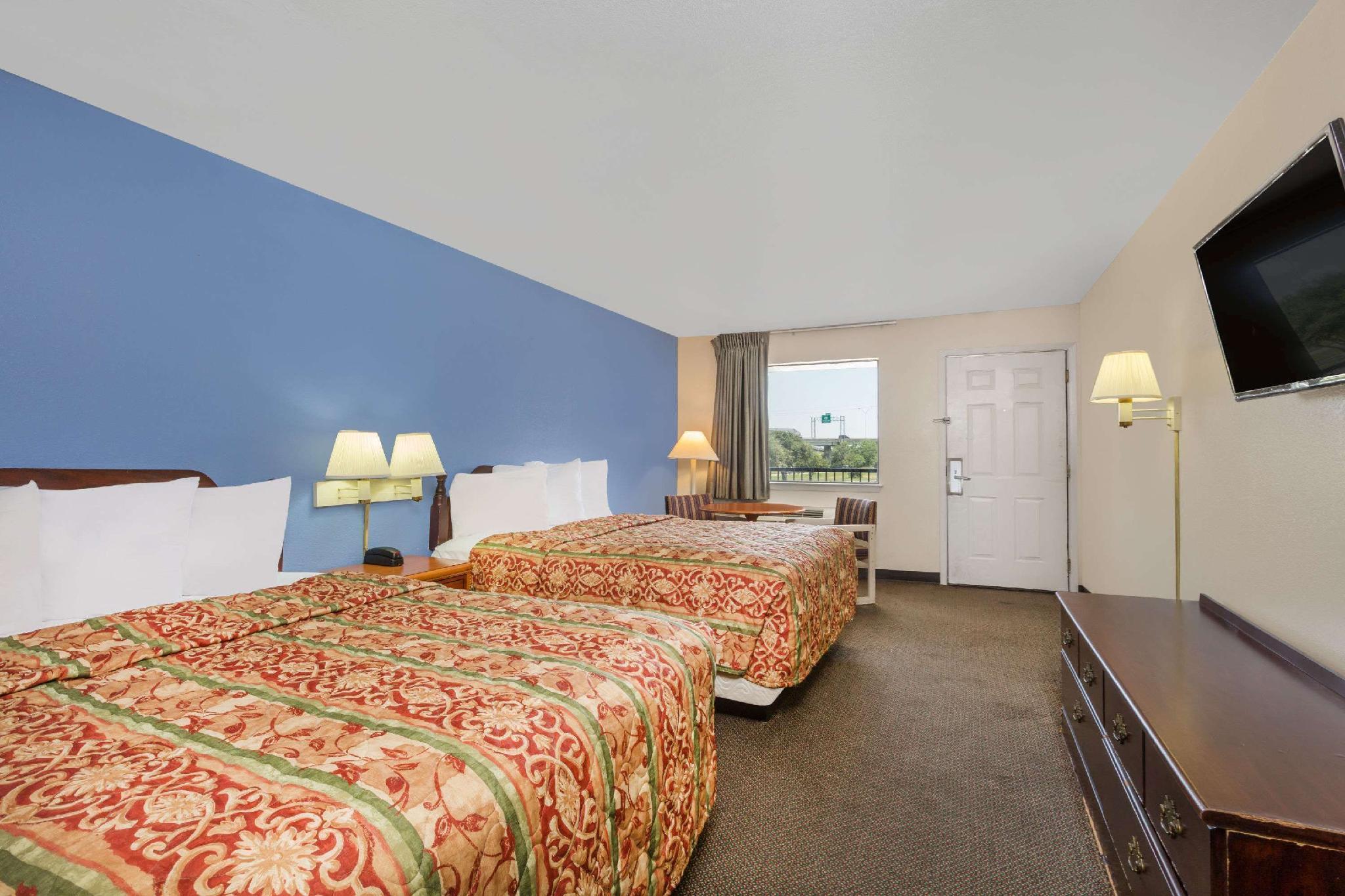 Days Inn Windcrest By Wyndham San Antonio Bagian luar foto